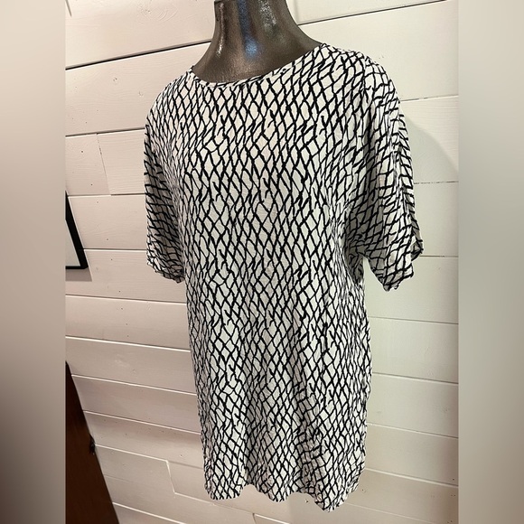 🤍GESTUZ – Black & Gray Graphic Print Top – Size 40 - Picture 6 of 11